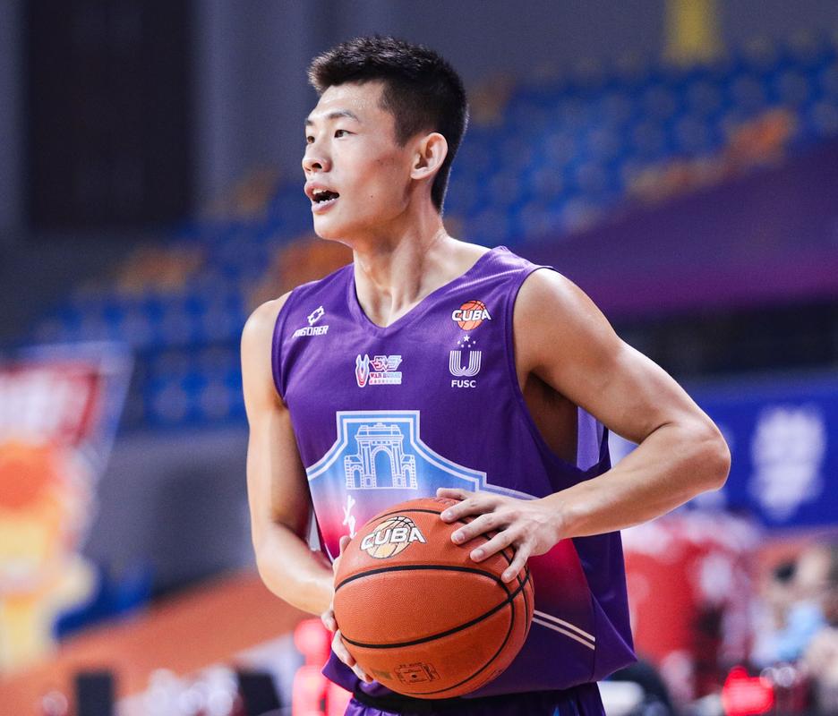 不在状态！王岚嵚10投仅3中拿到11分三分8中3