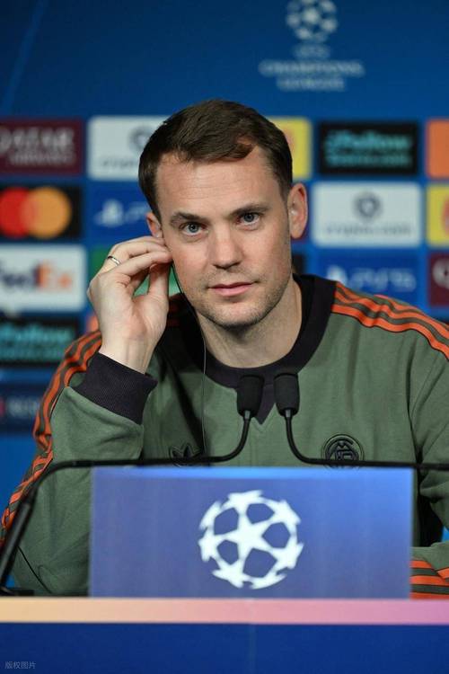 法尔克：若诺伊尔退役拜仁考虑签鲍曼球员是否接受替补有待观察