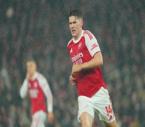 瑞典门将扑救后直接大脚助攻，约克雷斯梅开二度！瑞典已两球领先