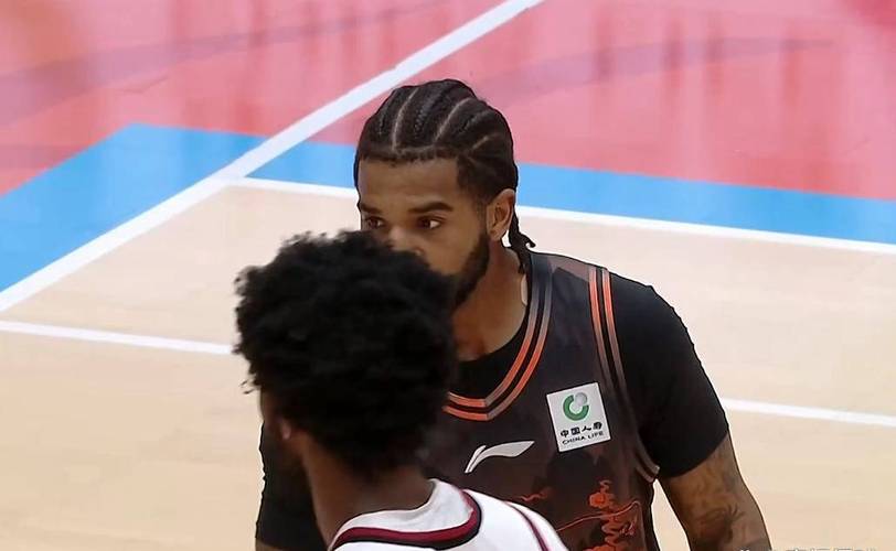 鲁媒：斯蒂尔高效约翰逊节奏好&能突破撕开防线琼斯大概率离队