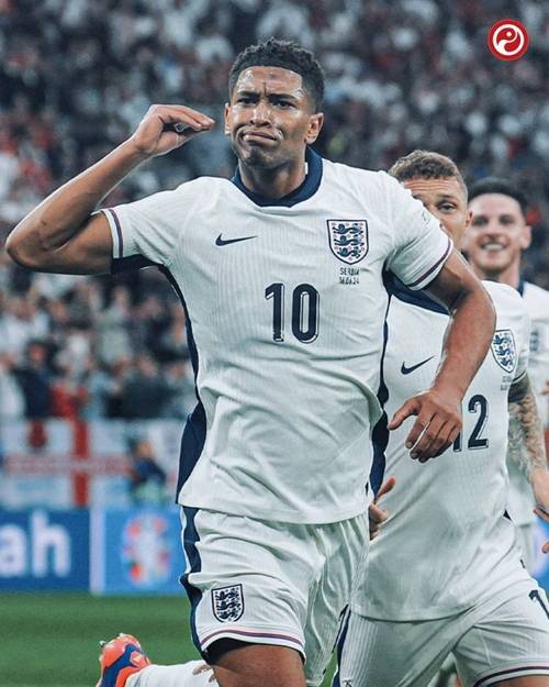 记者：英格兰必须确立贝林厄姆核心地位，否则是最大自毁长城行为