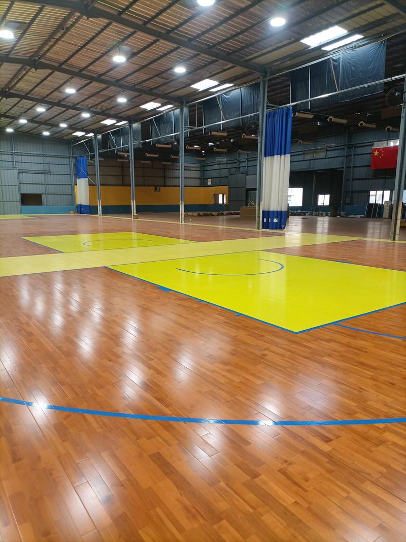 篮球场木地板怎么保养？篮球场木地板用什么材料最好？
