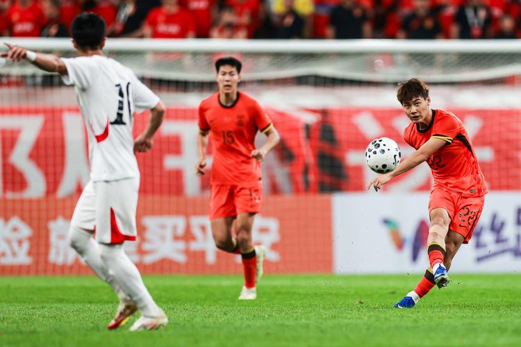 朝鲜男足比中国强吗，朝鲜男足和中国男足？