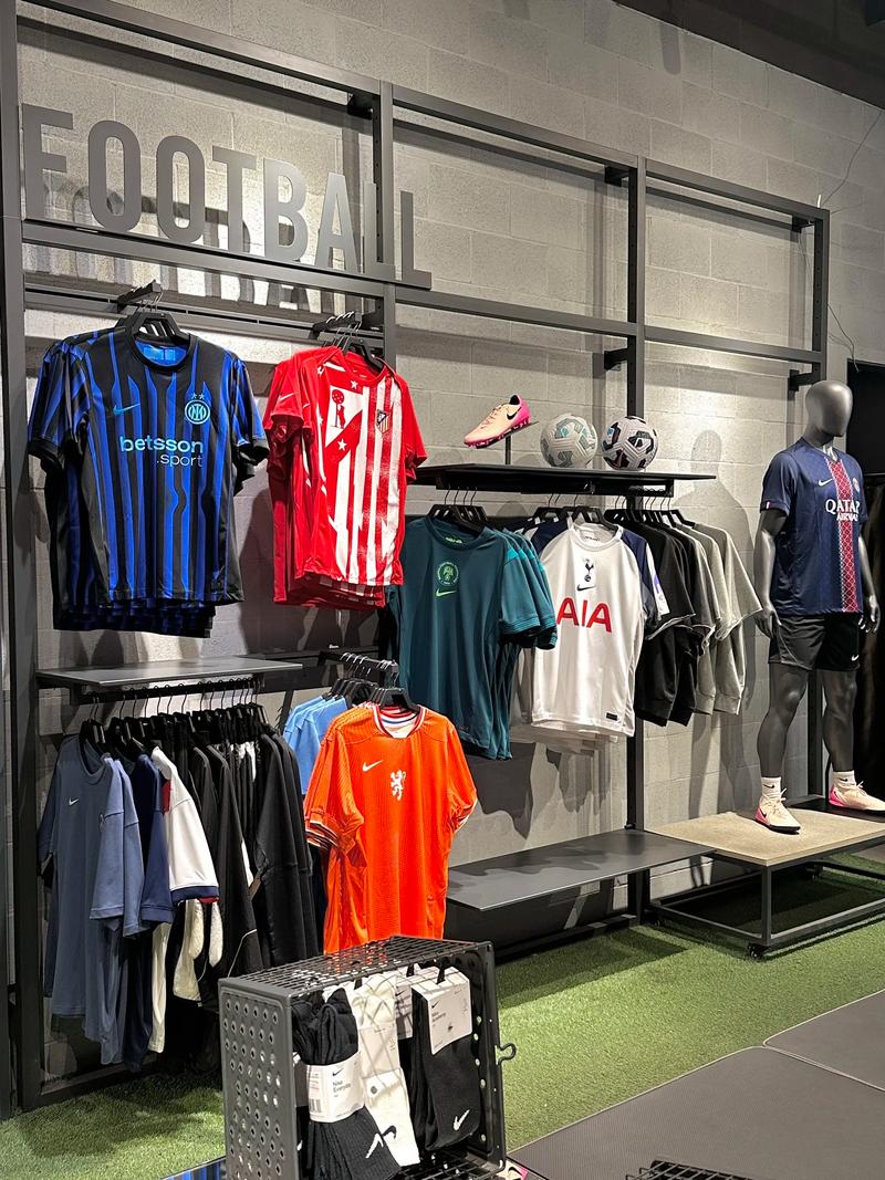 足球网上在哪买，足球网上在哪买球衣？