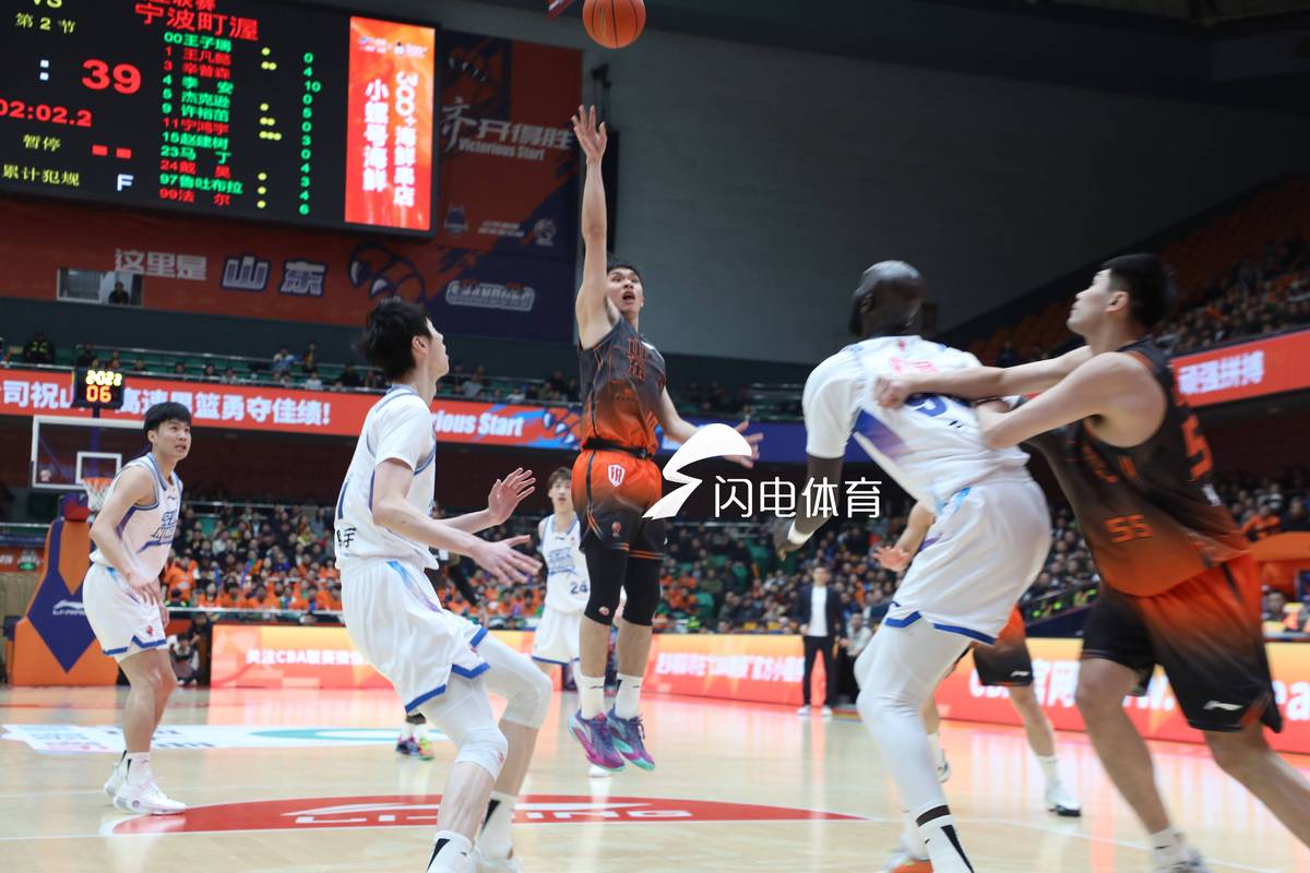 丁威迪在哪个球队，丁威迪在cba打篮球吗？